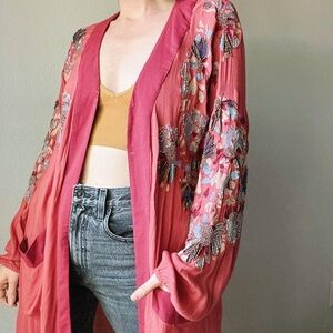 Willow & Clay Coral Pink Floral Beaded Embroidered Kimono Duster Robe Small